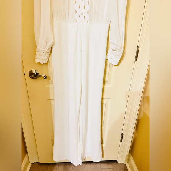 THE SANG stark White Jumpsuit. Size MEDIUM. NWOT. Xtra buttons Attached. - Picture 7 of 13